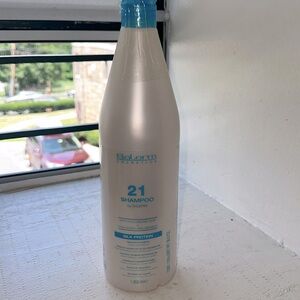 Salerm 21 shampoo very good and have a lot of nutrients for the hair